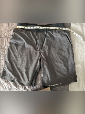 lululemon athletica Men's Heather Gray Performance Jogger Shorts